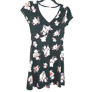 ULTRA FLIRT Dress Black Floral Medium Short